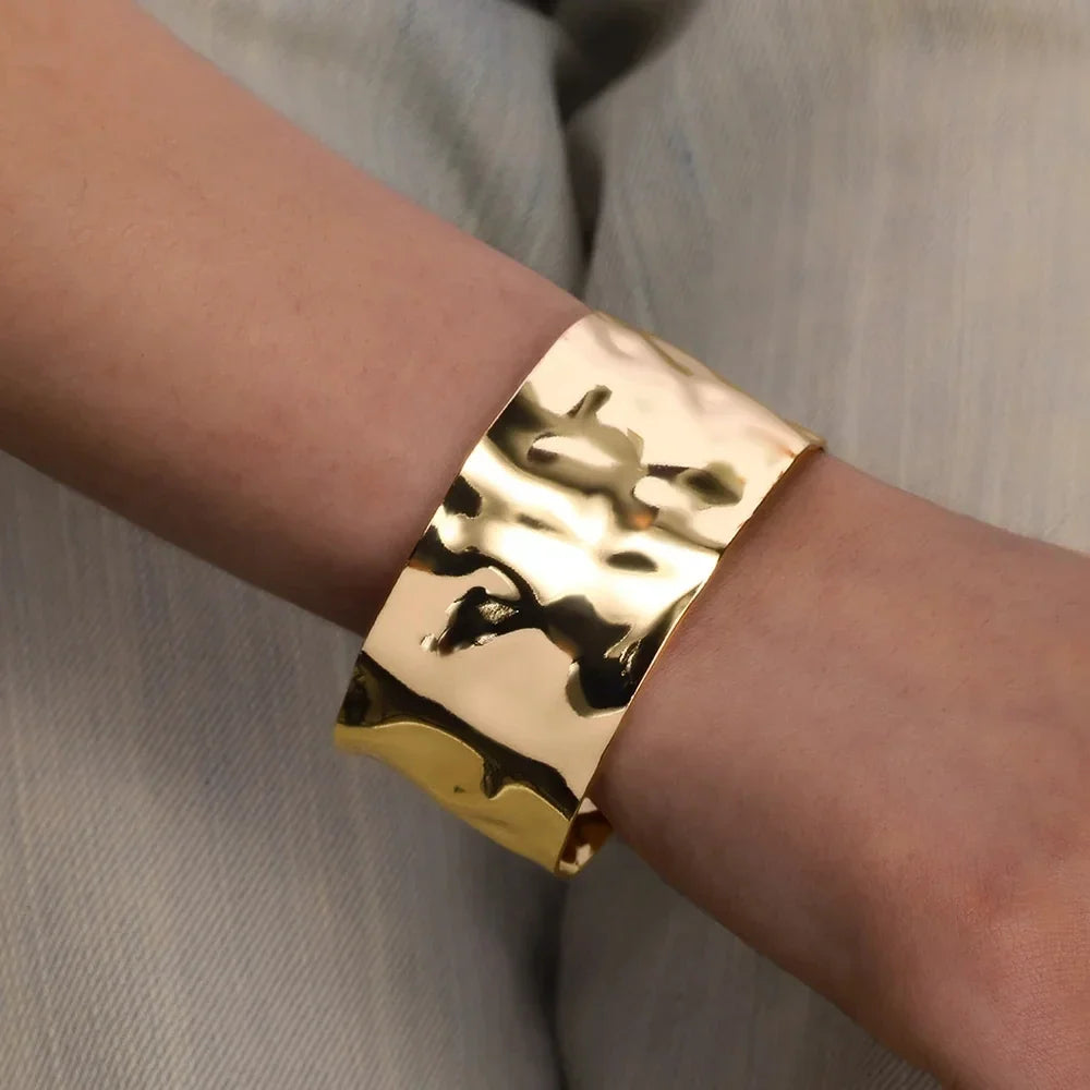 Brazalete Abierto Dorado Boho