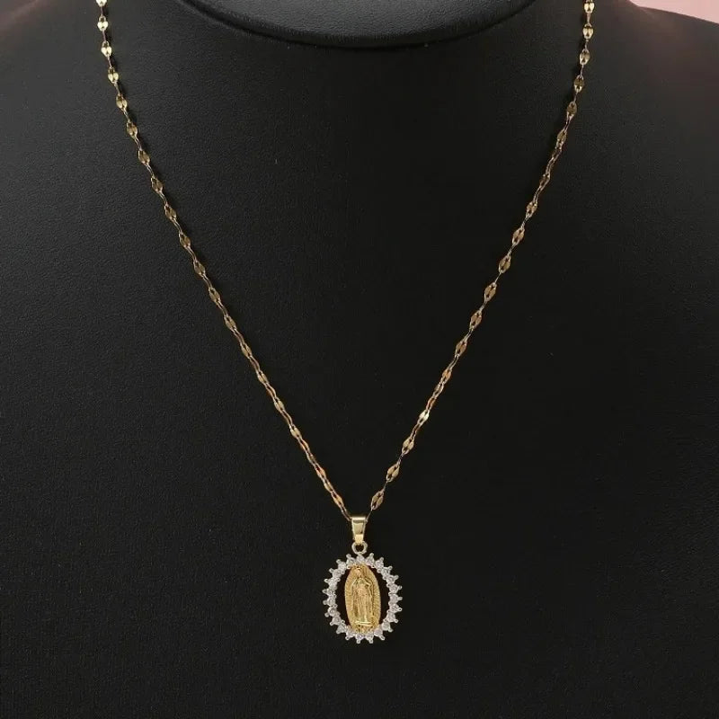 Collar Virgen Milagrosa con Zirconias