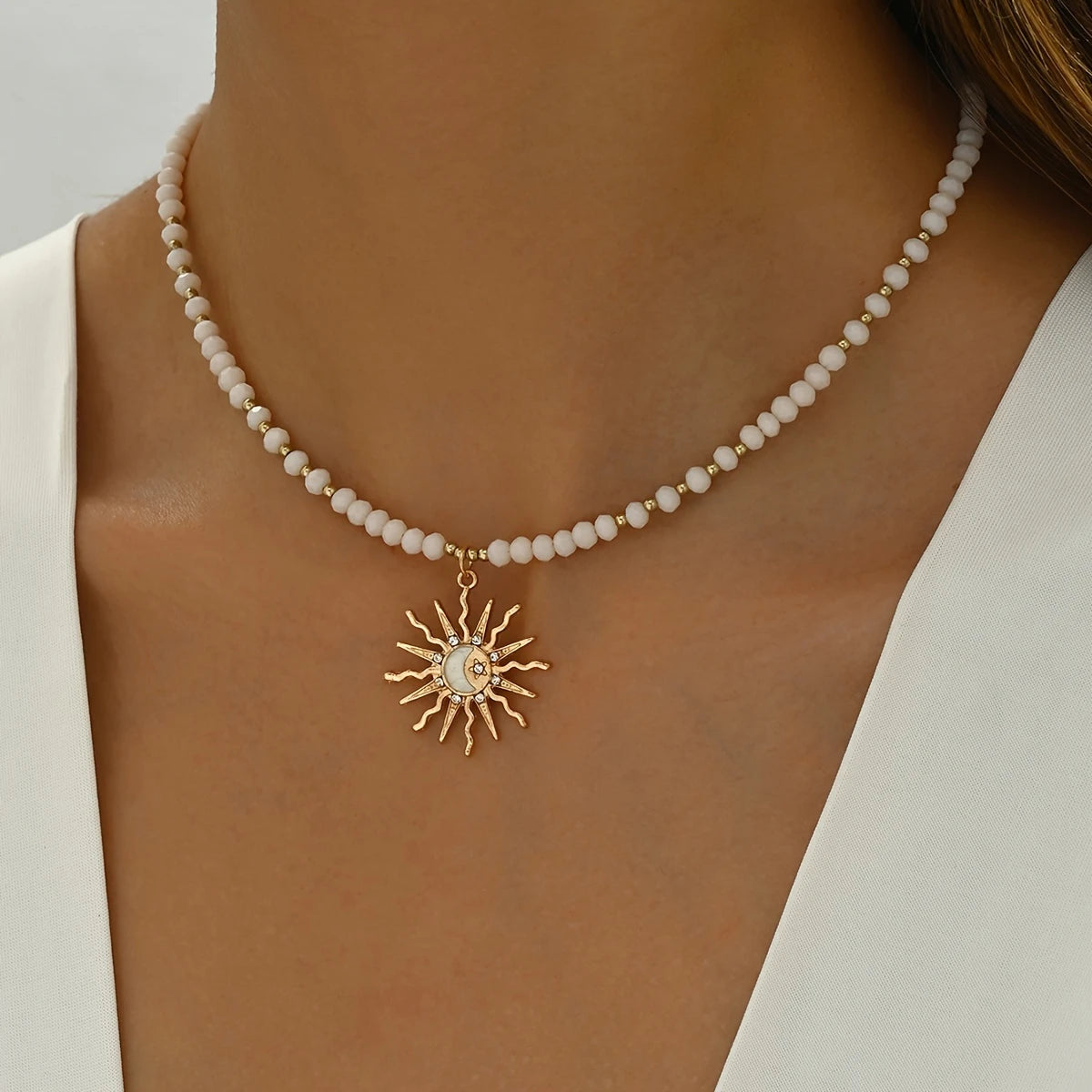 Collar Sol Dorado con Estilo Bohemio Impermeable