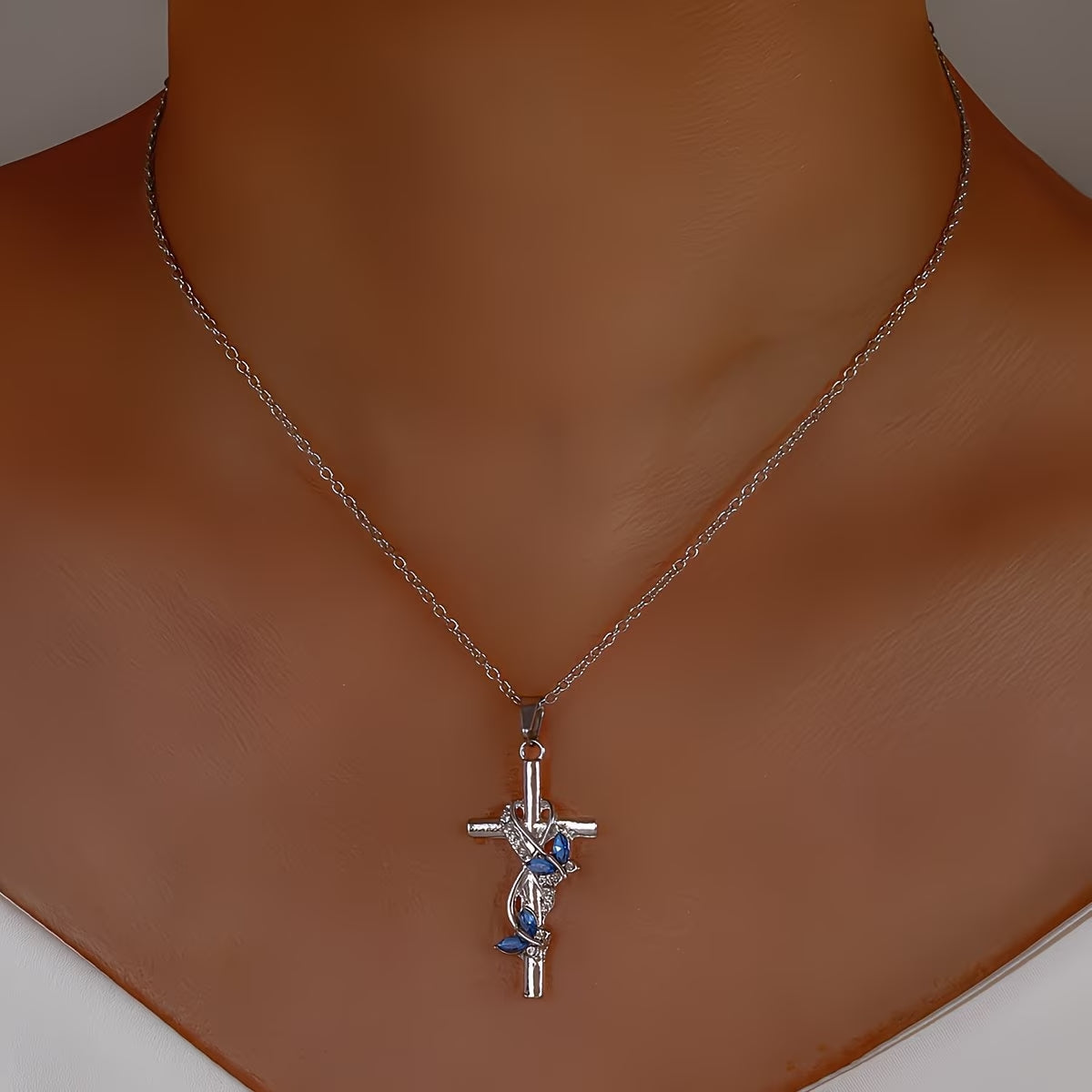 Collar colgante Cruz mariposa