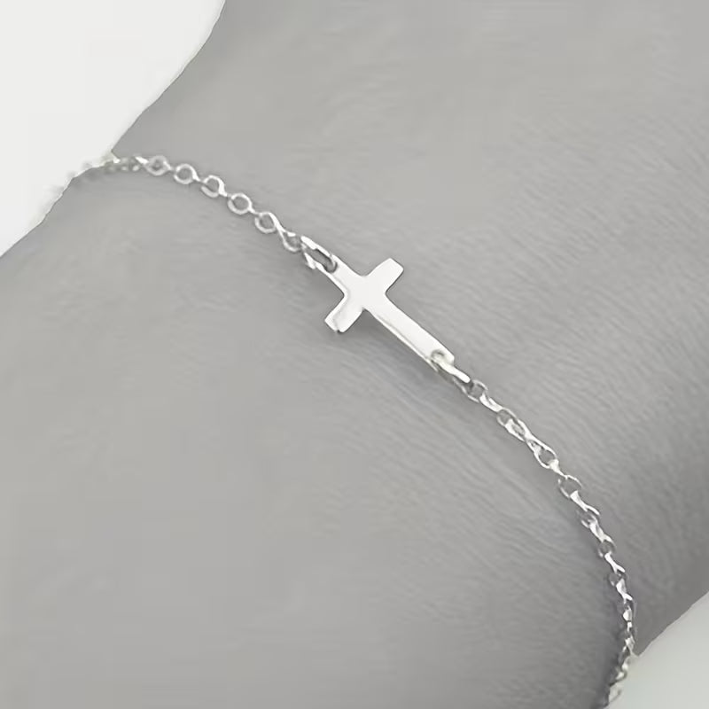 Brazalete Cruz sencillo y elegante