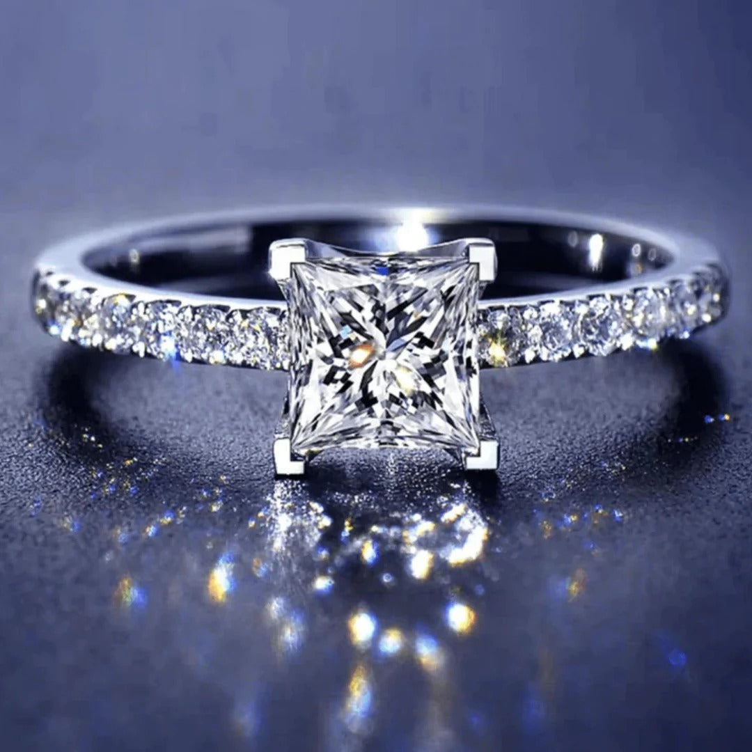 Anillo de corte princesa Caliope