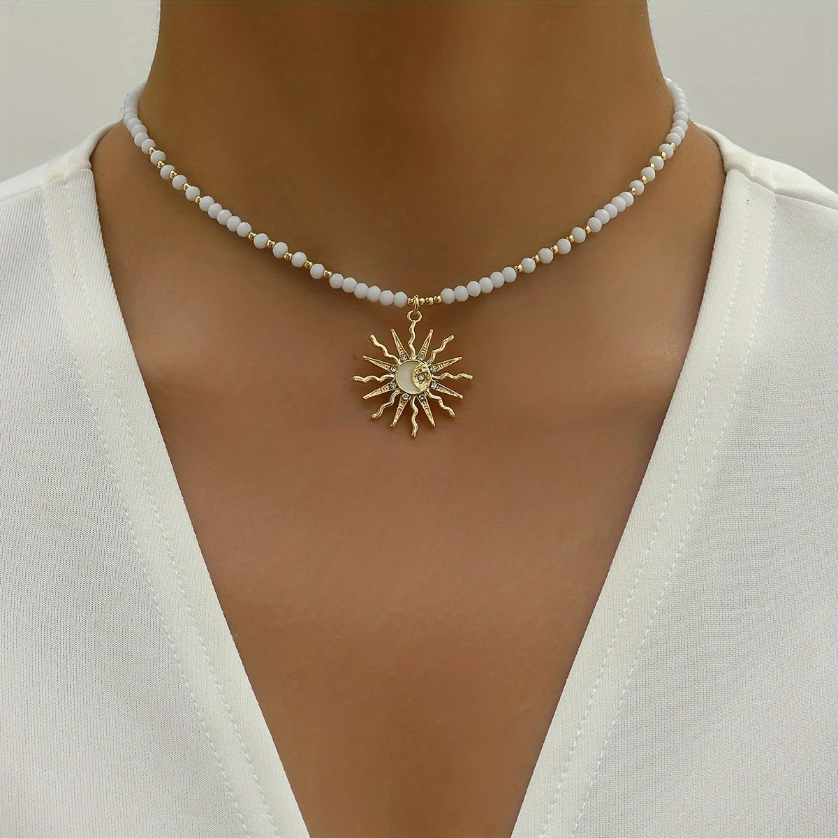 Collar Sol Dorado con Estilo Bohemio Impermeable