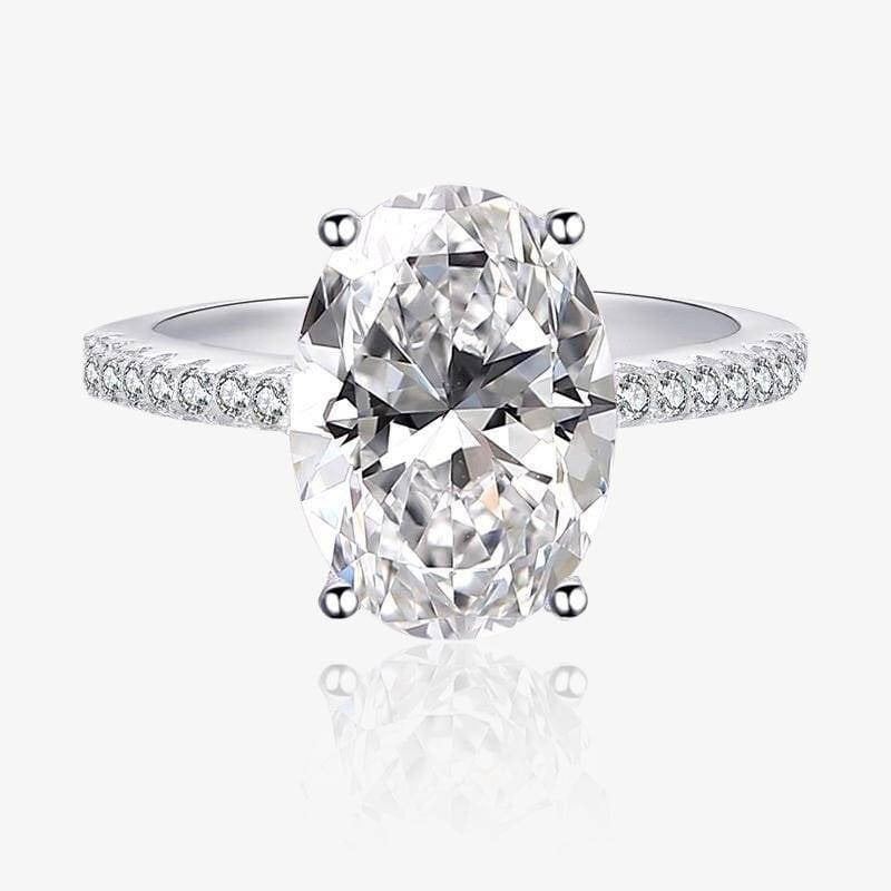 Anillo Ivyial de corte ovalado