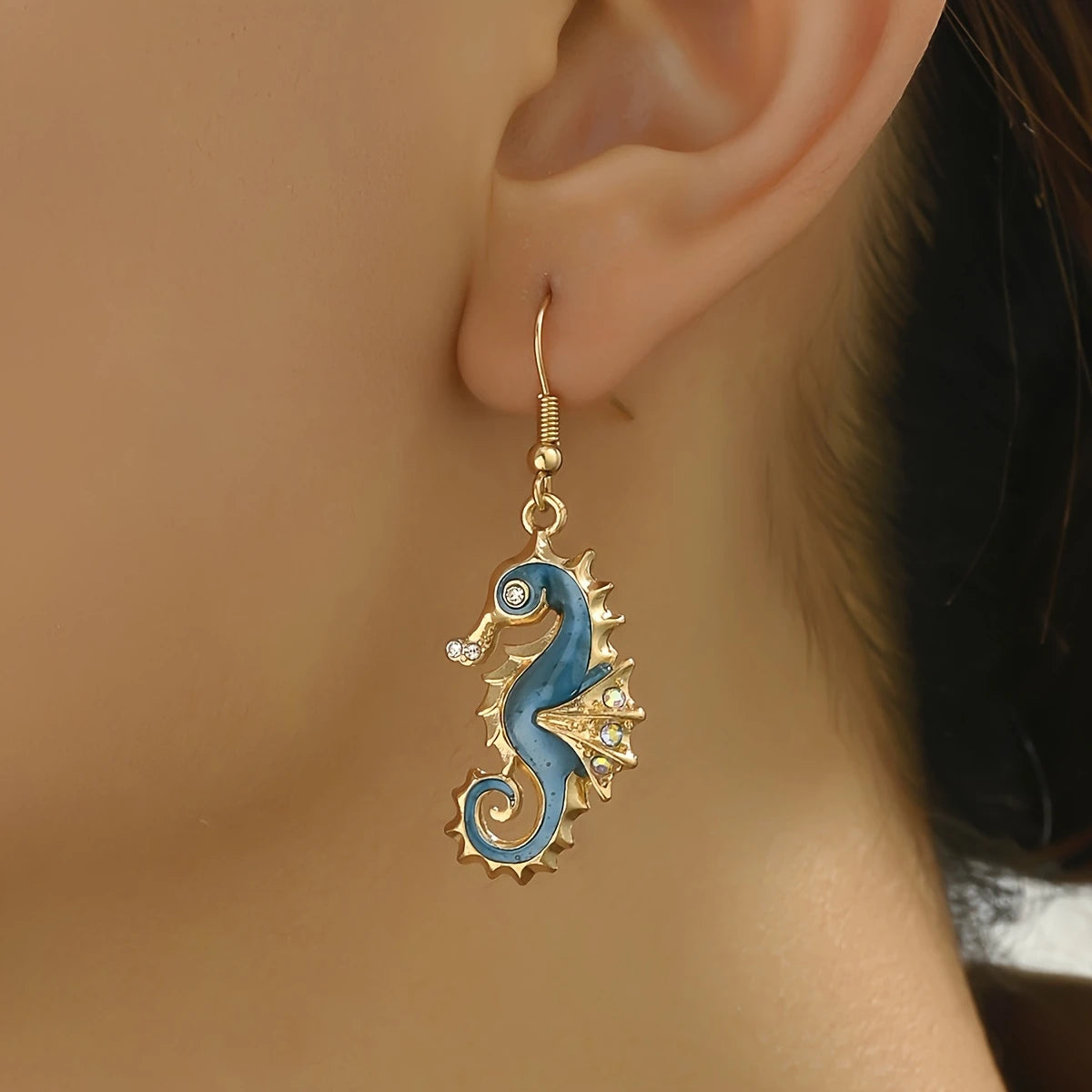 Pendientes Dorados Caballito de Mar Azul