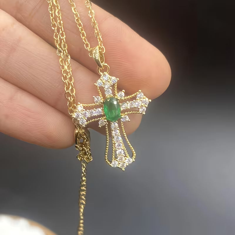 Collar Cruz de zirconia en cobre