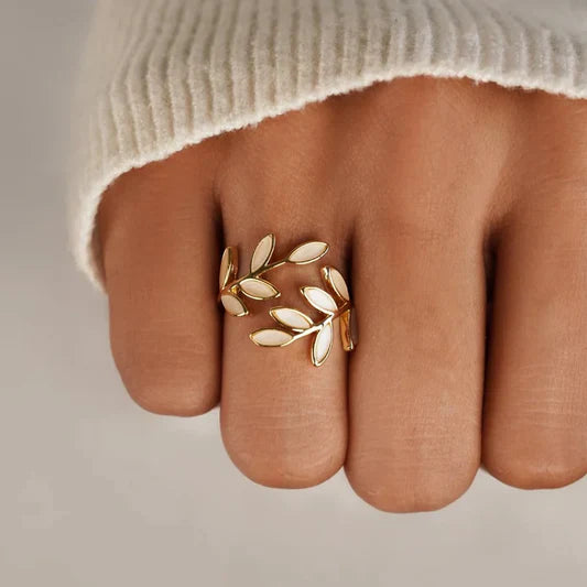 Rocío - Anillo ajustable de hoja con ópalo blanco