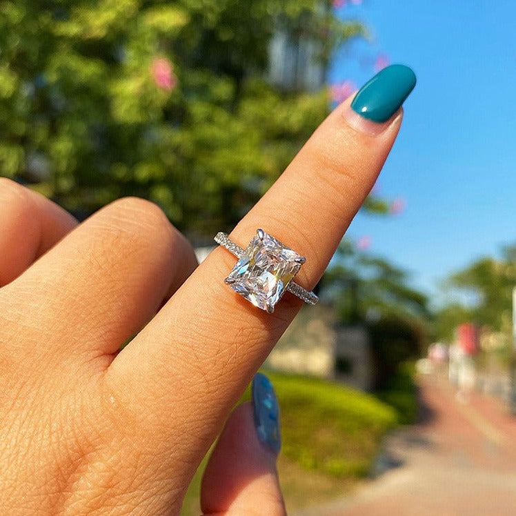 Anillo de corte esmeralda Sophy