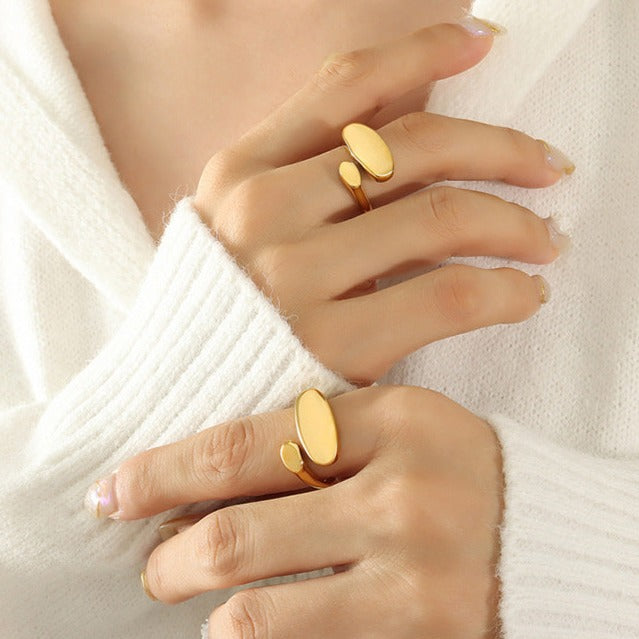 Anillo minimalista dorado Odyssey