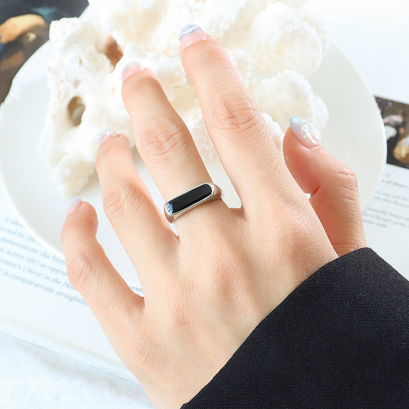 Anillo de ónix dorado Brenda