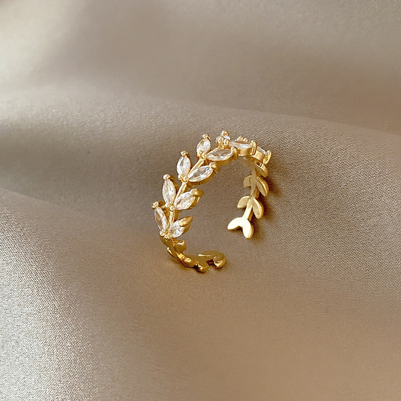 Anillo dorado de oliva Matilda