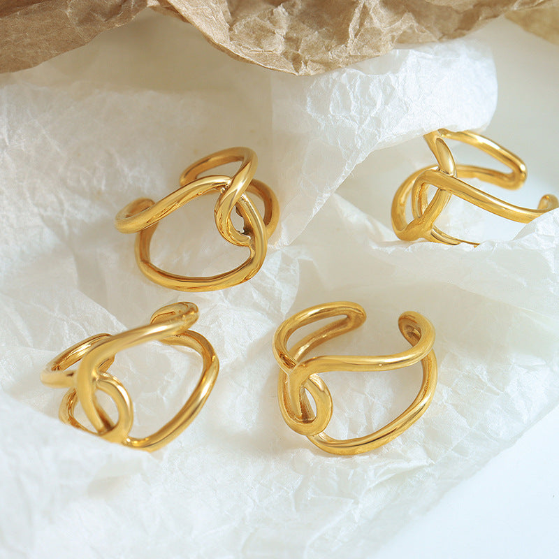 Anillo de nudo dorado Alina