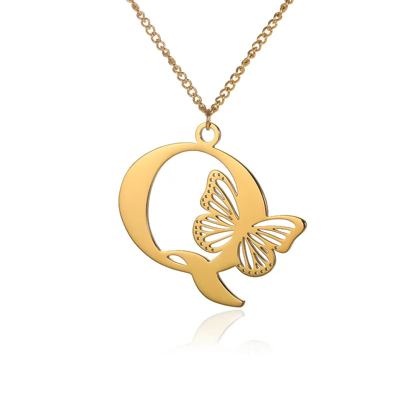 Cadena de iniciales dorada de 18 quilates con elegante mariposa