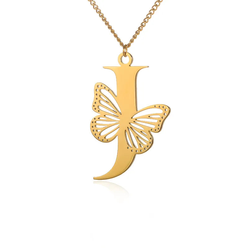 Cadena de iniciales dorada de 18 quilates con elegante mariposa