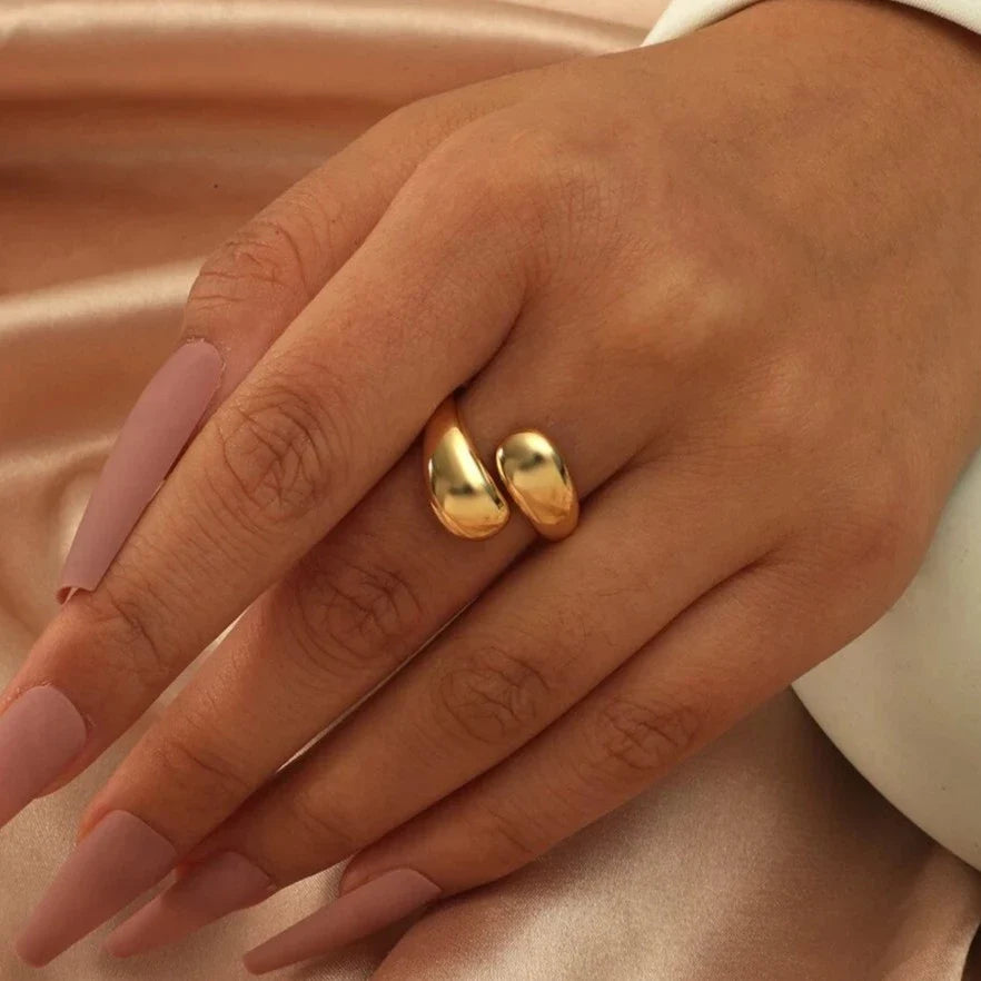 Anillo de brazalete dorado