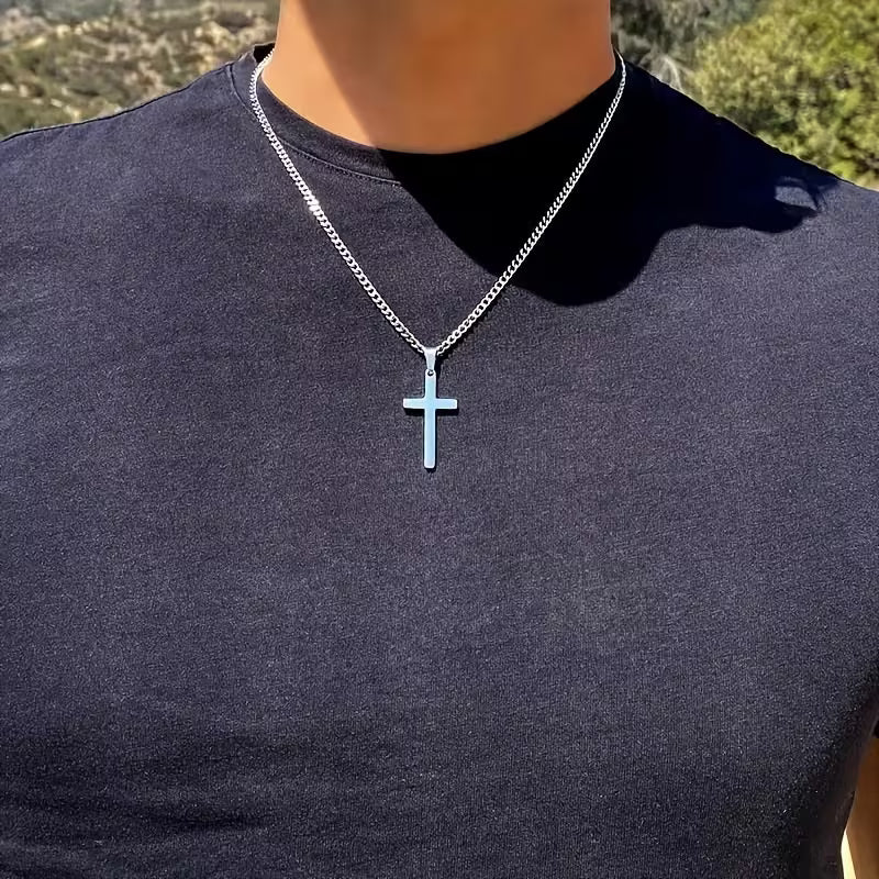 Collar Cruz en acero titanio dorado