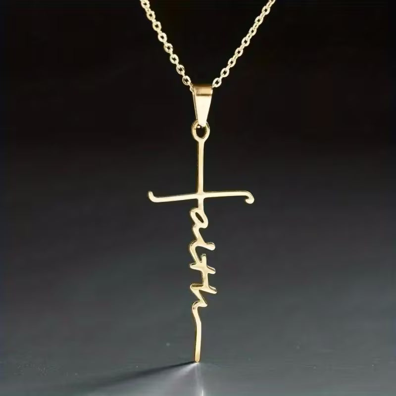 Collar colgante Cruz elegante