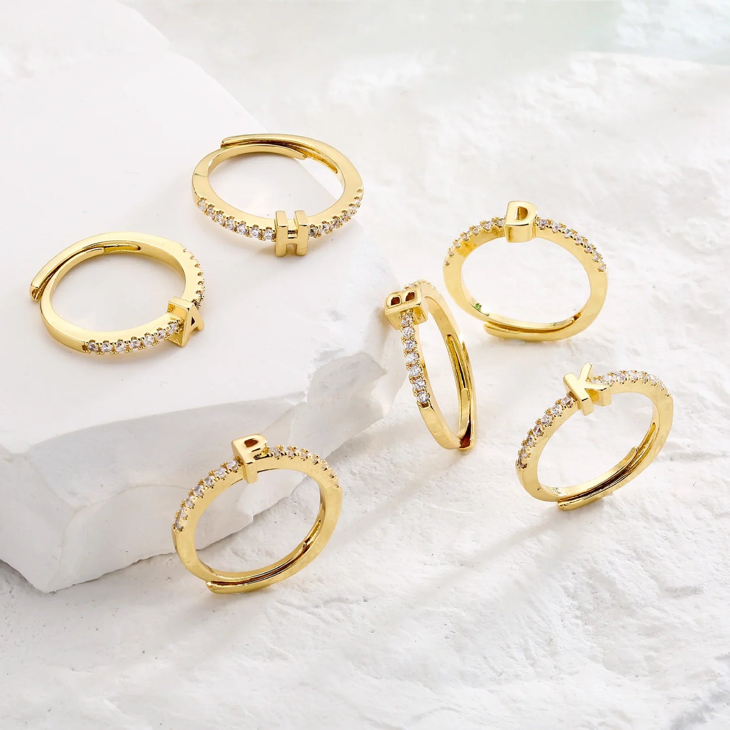 Anillo personalizable ajustable con inicial