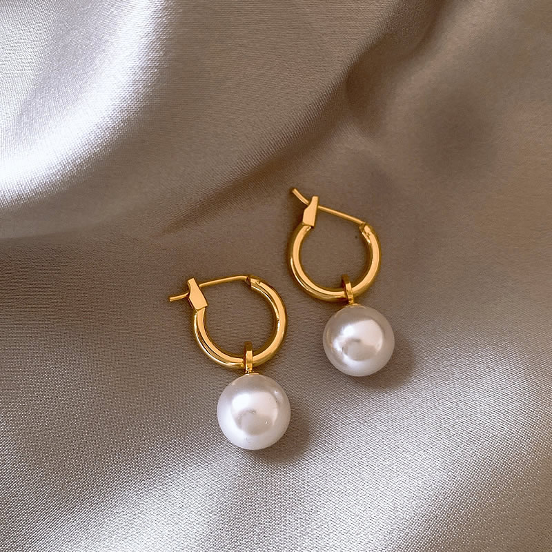 Elegantes Pendientes con Cuentas en Oro