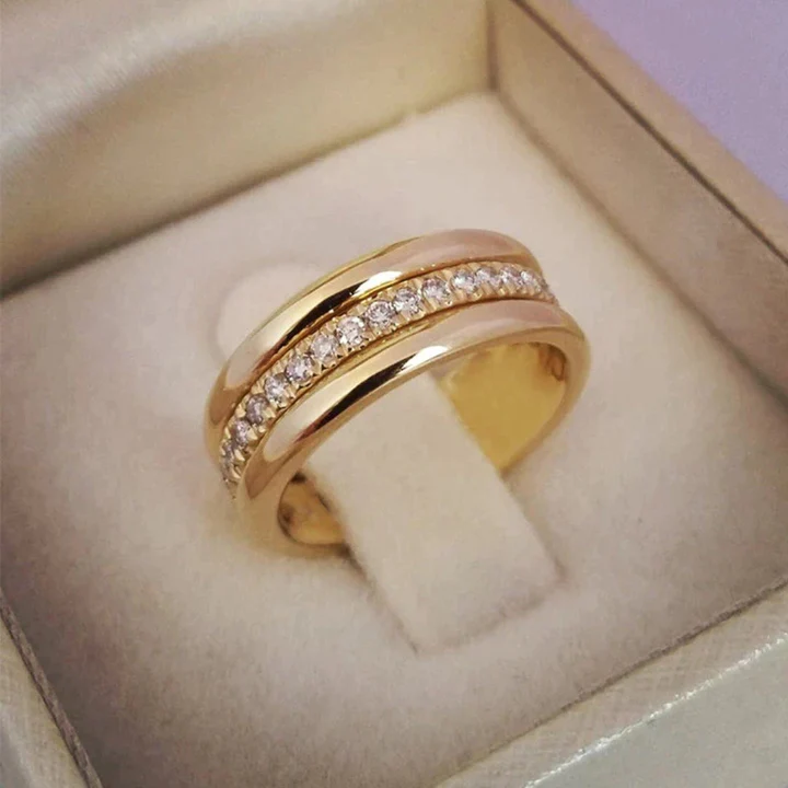 Patricia - Anillo vintage incrustado de circonita