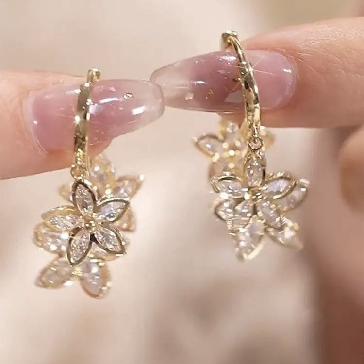 Pendientes creativos Estrella de Primavera con colgante