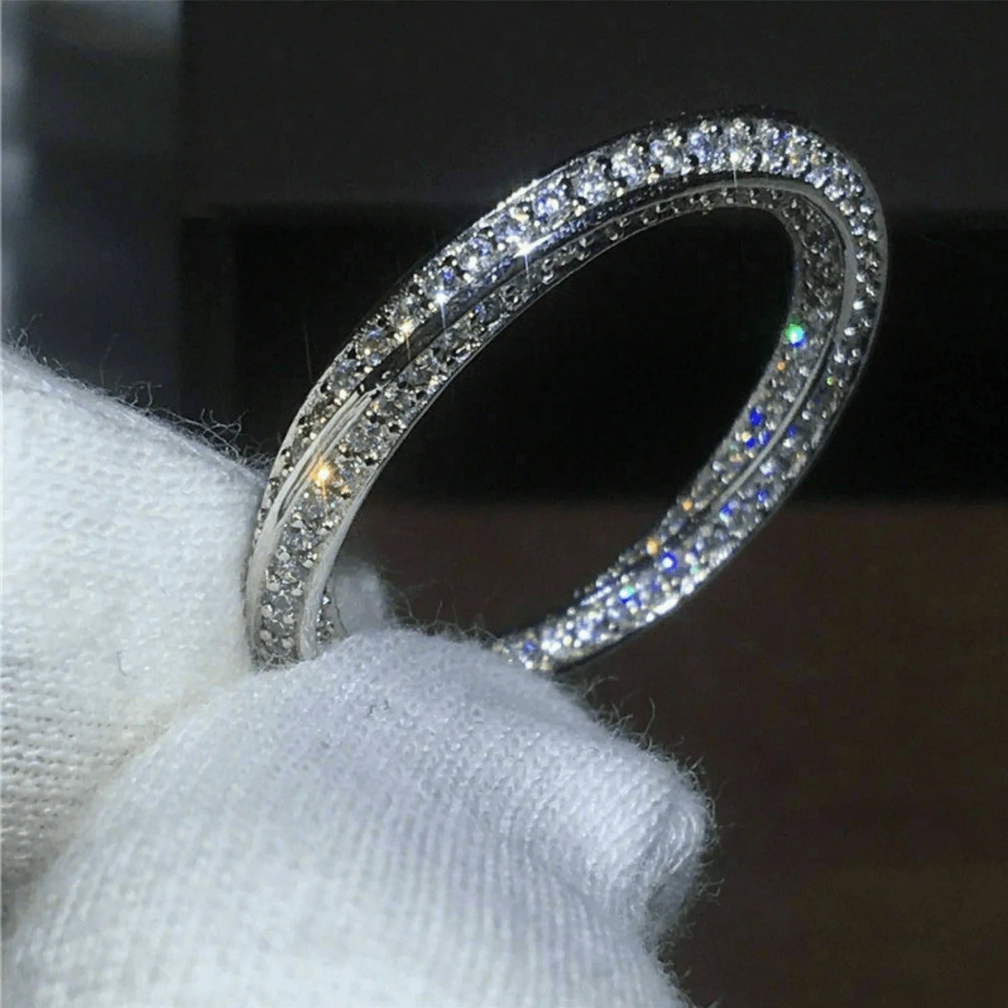 Anillo de banda tejida Julianne