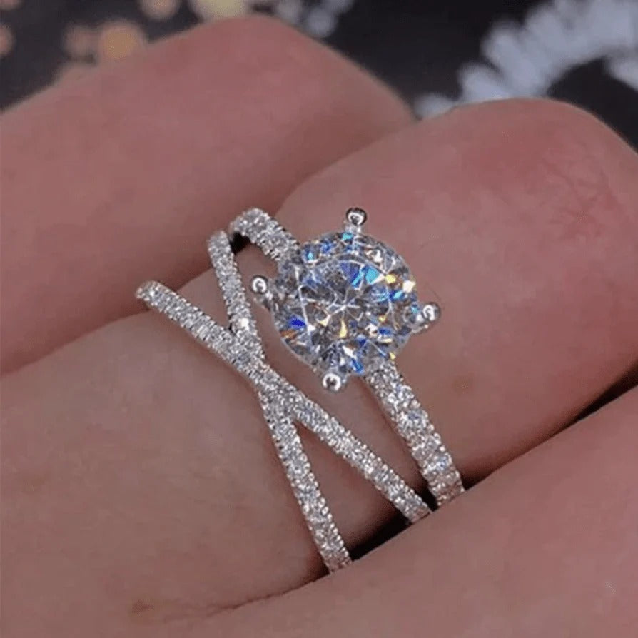 Anillo de doncella entrelazada