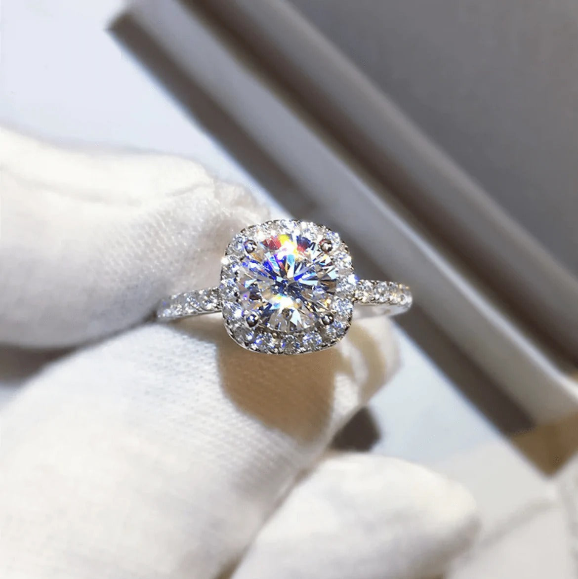 Anillo de banda brillante Oleana