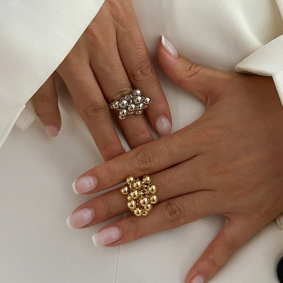 Anillo ajustable de Esferas Dorado