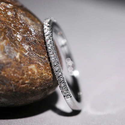 Anillo Fino Vintage Eternidad con Zirconias