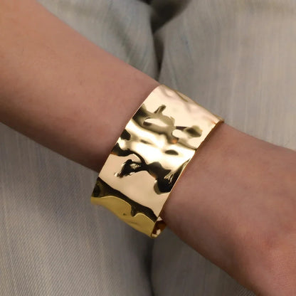 Brazalete Abierto Dorado Boho