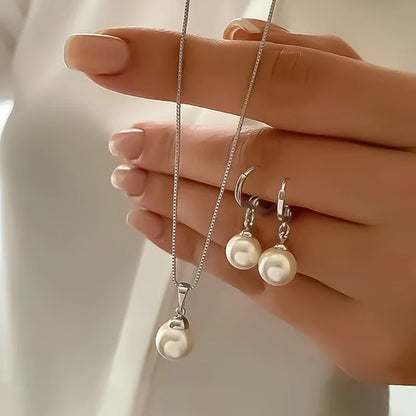 Collar con Dije de Perla y Aretes a Juego Dorado