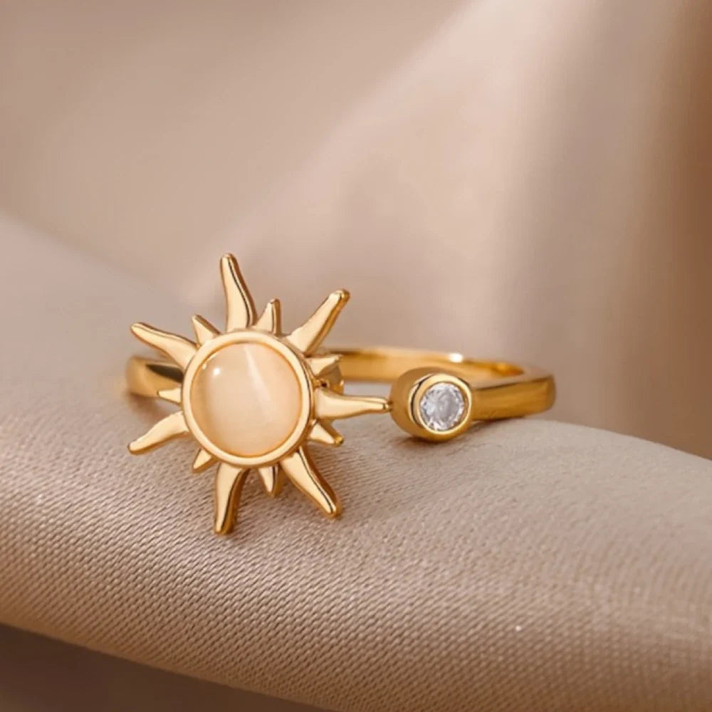 Anillo Sol Ajustable con Piedra Ojo de Gato y Zirconia