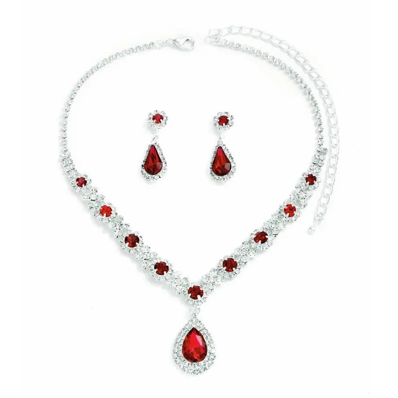 Collar y Pendientes Elegantes