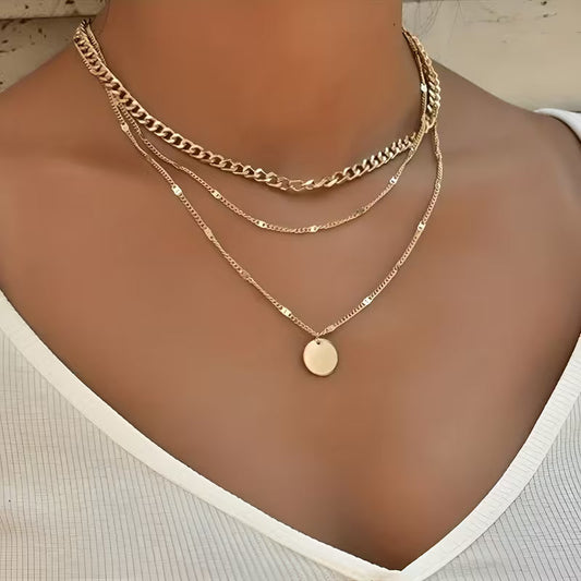 Collar Elegante Multicapa con Dije Redondo
