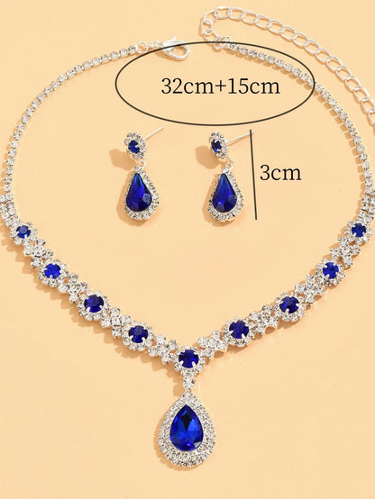 Collar y Pendientes Elegantes