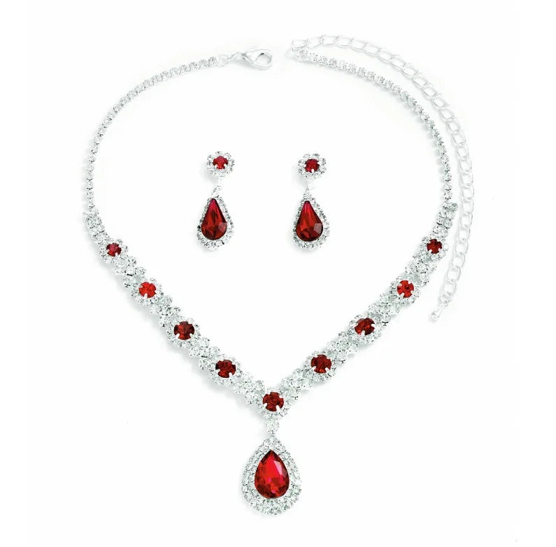Collar y Pendientes Elegantes