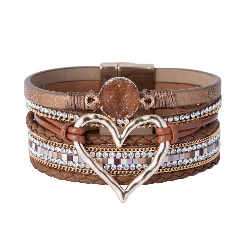 Pulsera Bohemia Multicapa con Corazón Dorado
