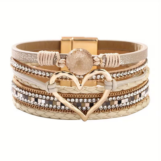 Pulsera Bohemia Multicapa con Corazón Dorado