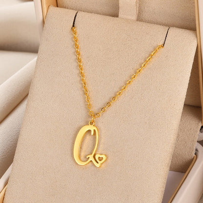 Collares con colgante de inicial en letra cursiva