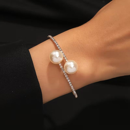 Pulsera Elegante de Perlas y Circonitas