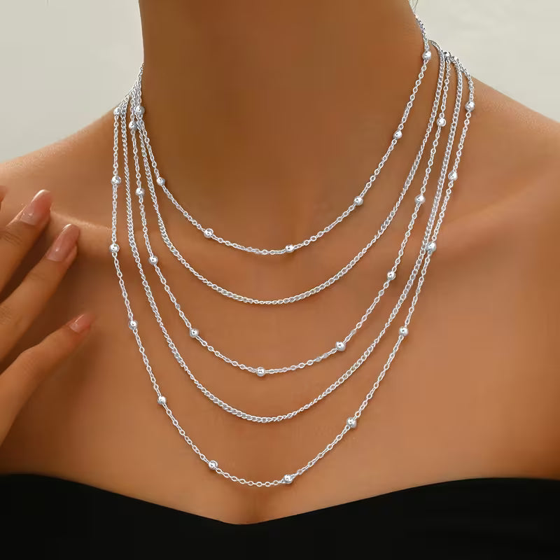 Collar Cadena Multicapa con Borlas Elegantes