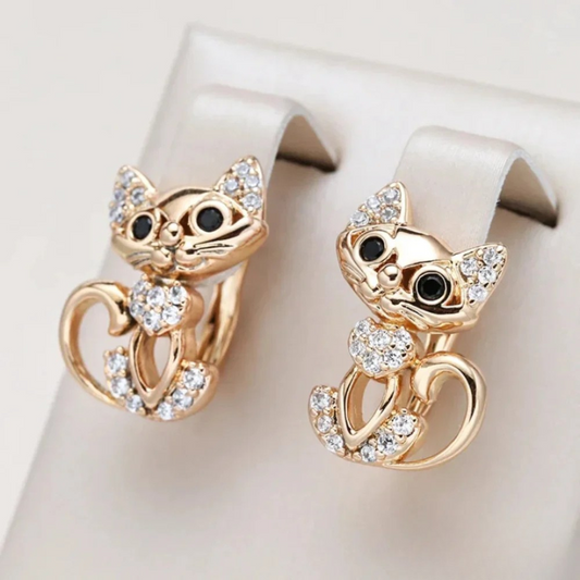 Pendientes elegantes de gato con circón