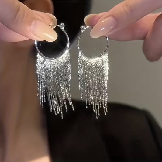 Pendientes Elegantes con Borla y Cadena Brillante