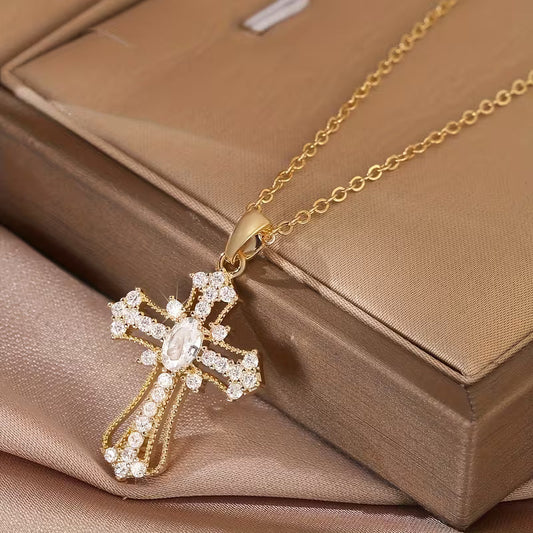 Collar Cruz de zirconia en cobre
