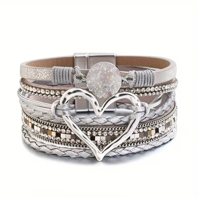 Pulsera Bohemia Multicapa con Corazón Dorado