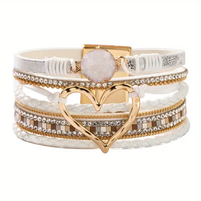 Pulsera Bohemia Multicapa con Corazón Dorado