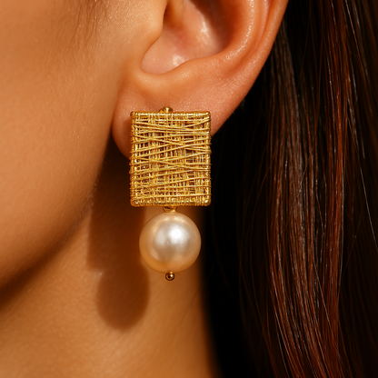 Pendientes vintage de hilos dorados con perlas