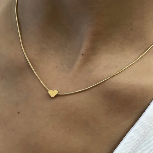 Collar mini corazón dorado