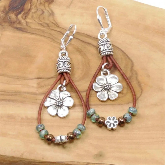 Pendientes vintage de cuero floral